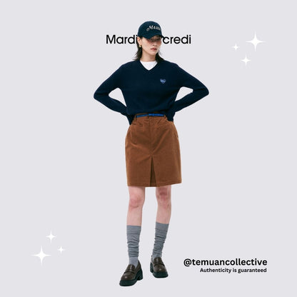 MARDI MERCREDI Raccoon Blended V Neck Heart Logo in Navy