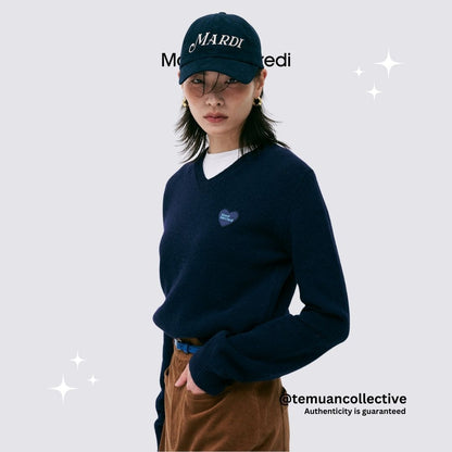 MARDI MERCREDI Raccoon Blended V Neck Heart Logo in Navy