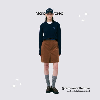 MARDI MERCREDI Raccoon Blended V Neck Heart Logo in Navy