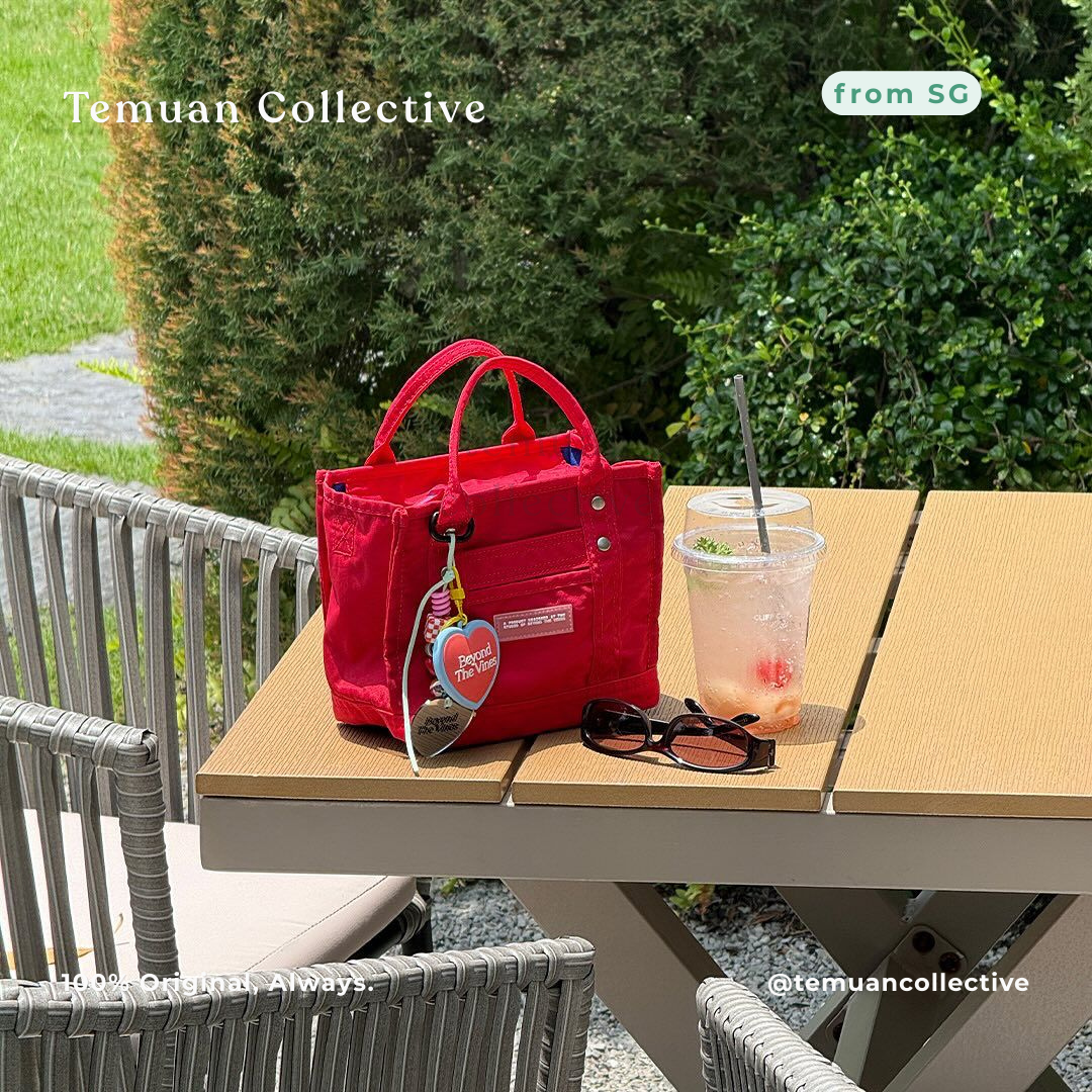 Beyond the Vines Canvas Carryall 0.5 Bag