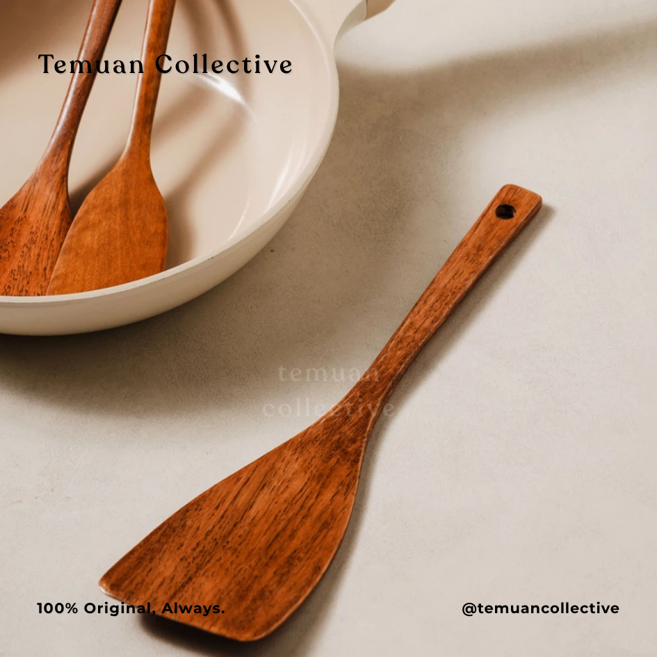 Lacquered Wooden Spatula