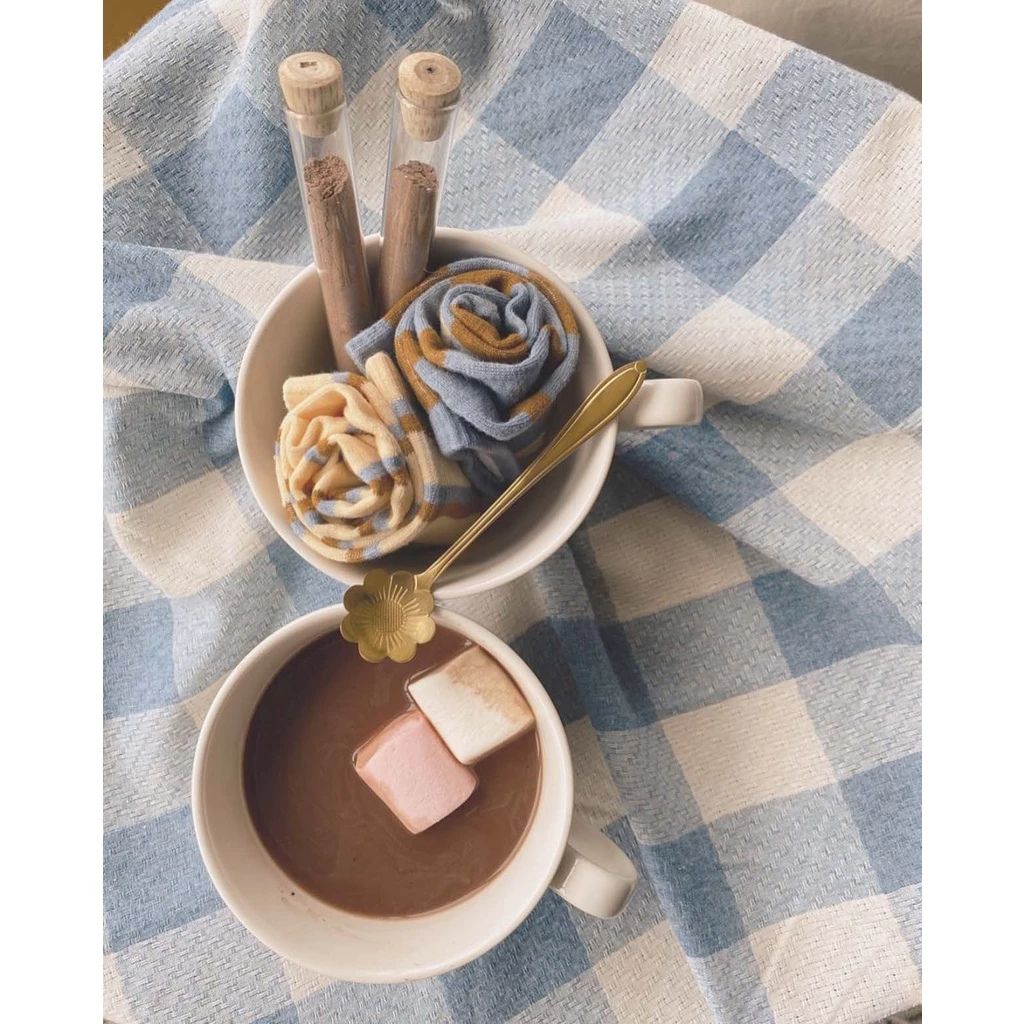 Warm on a Cold Night Socks maro kits