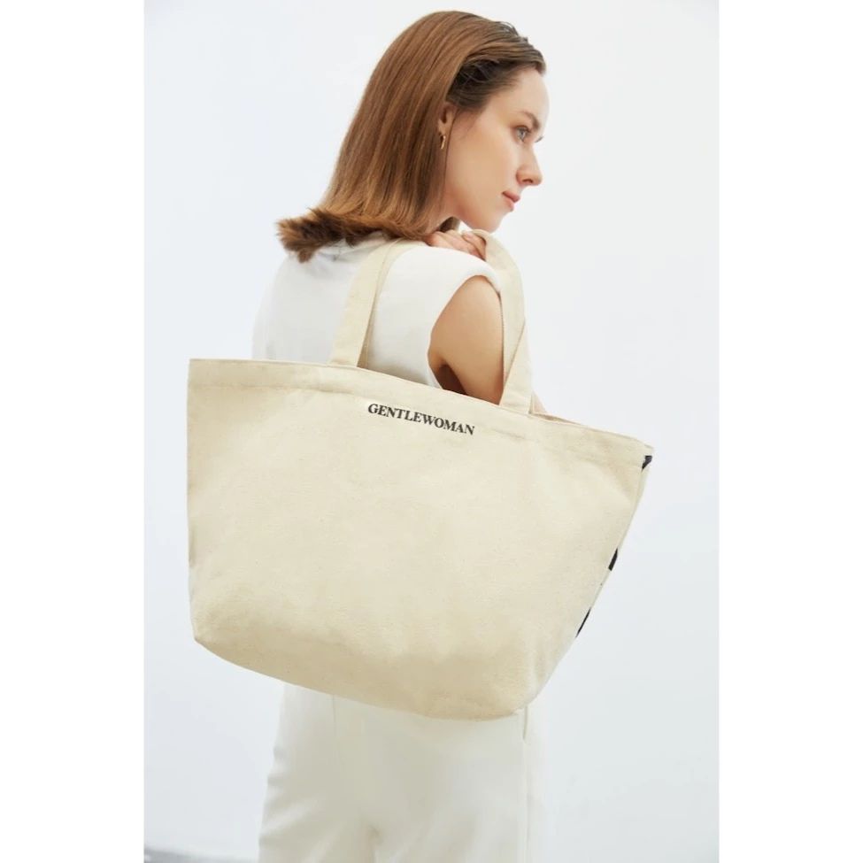 Gentle Woman Plain Wall Tote