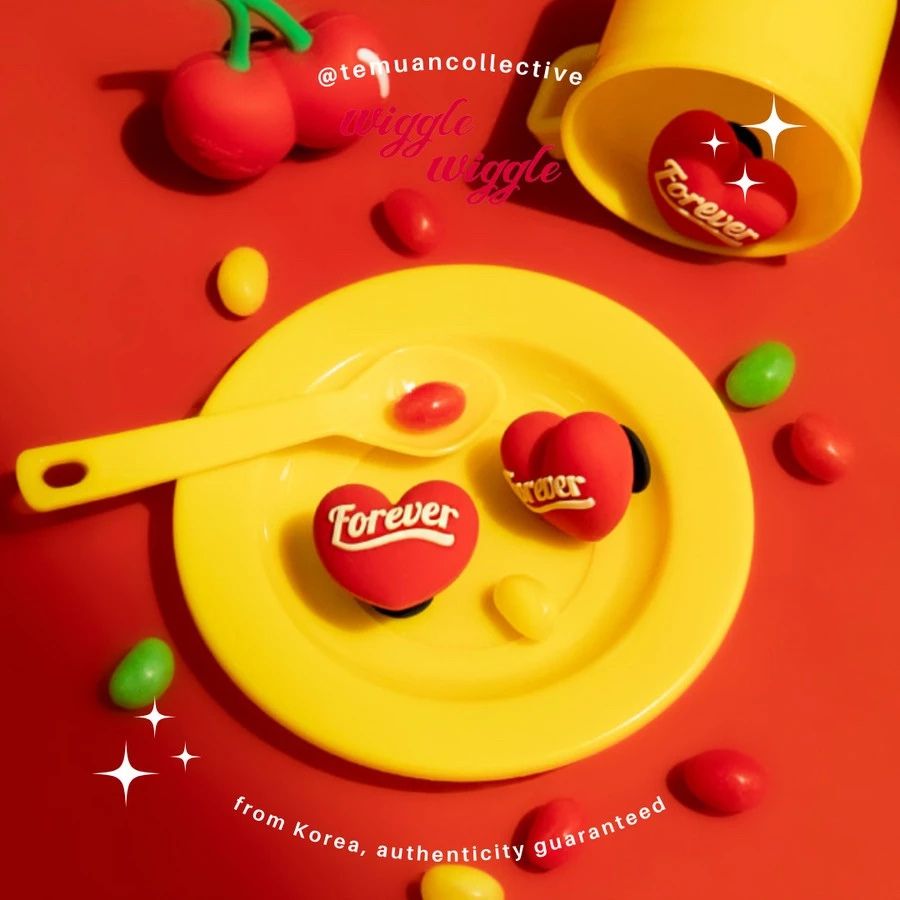 Wiggle Wiggle Silicone Charm Set