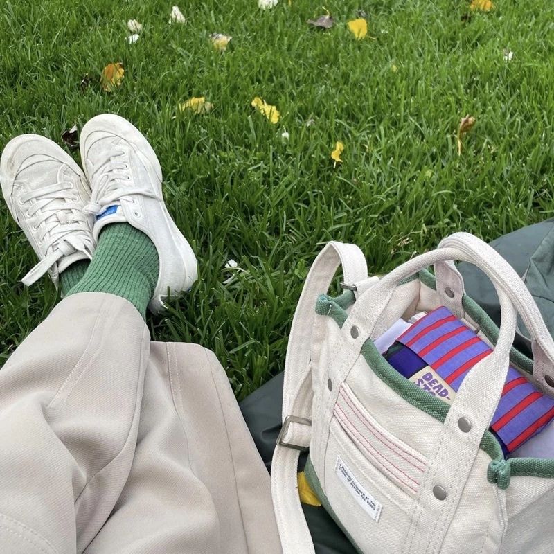 Beyond the Vines Canvas Carryall 0.5 Bag