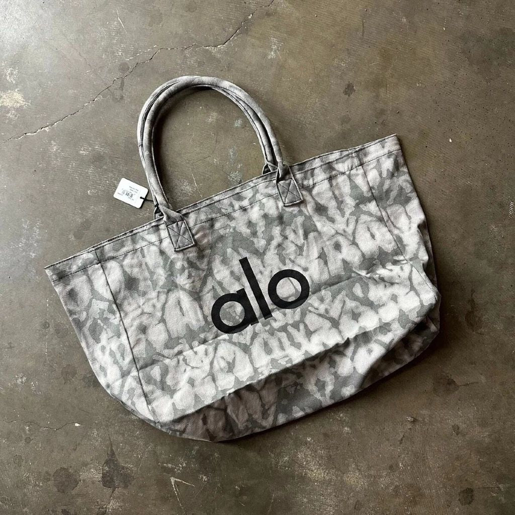 Alo Yoga Shopper Tote