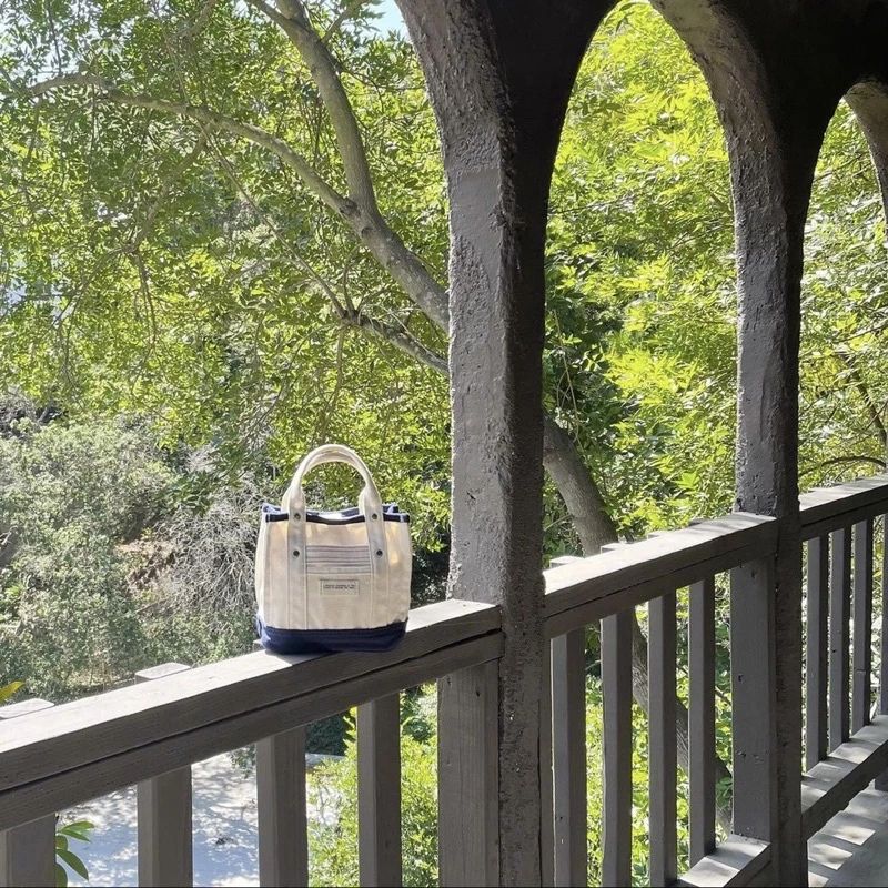 Beyond the Vines Canvas Carryall 0.5 Bag